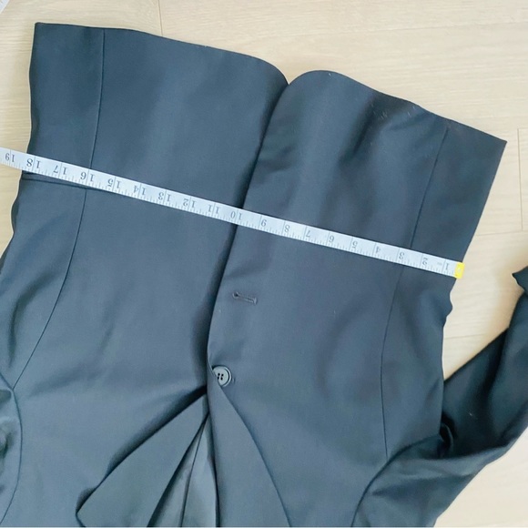 Classic Staple Blazer - Picture 13 of 14